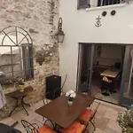 Casa de Férias La Maison De Marie, Maison De 4 Personnes, Option Patio 2 Pers Supp Aigues-Mortes